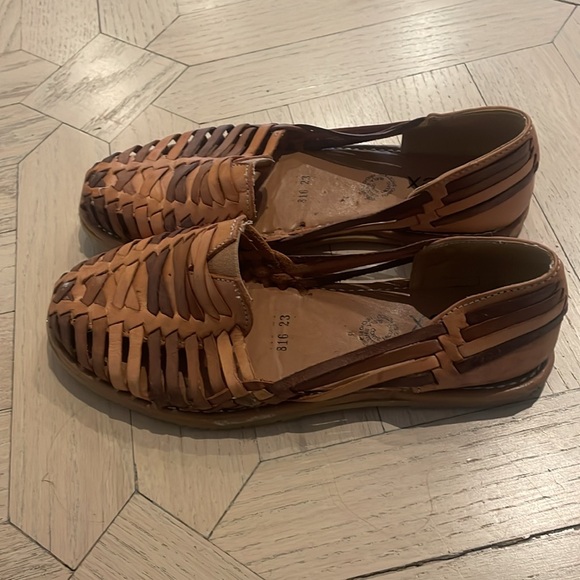 Like New leather huarache sandals. Size 6. Made in Mexico - Picture 2 of 2